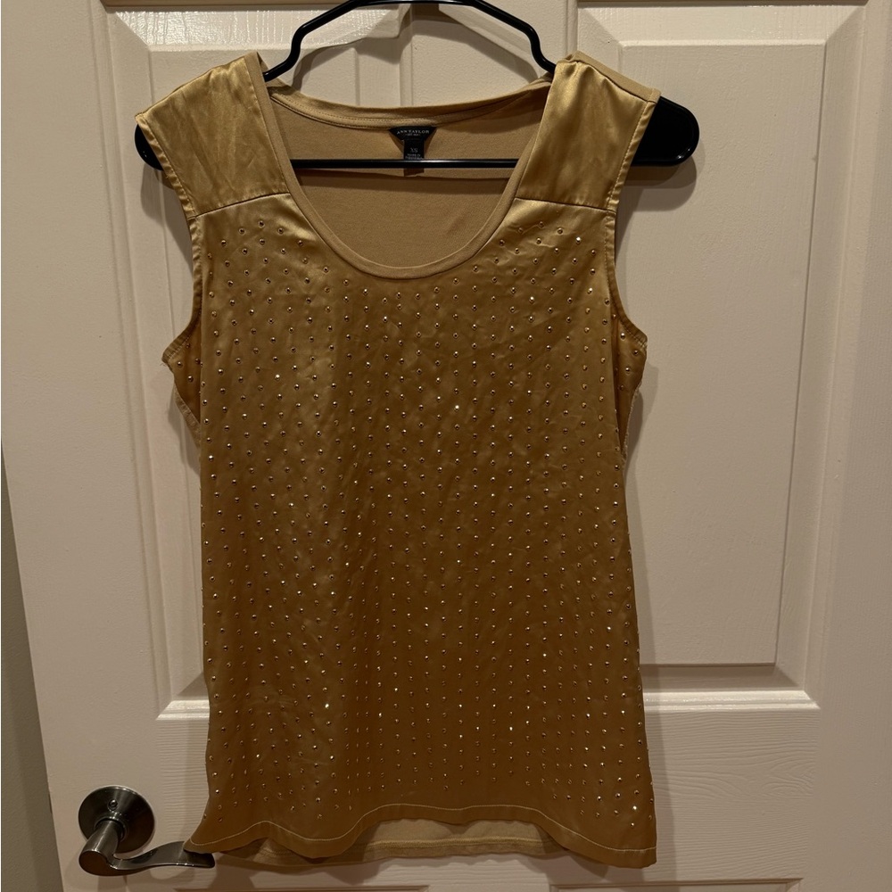 Ann Taylor Gold Studded Sleeveless Top – XS